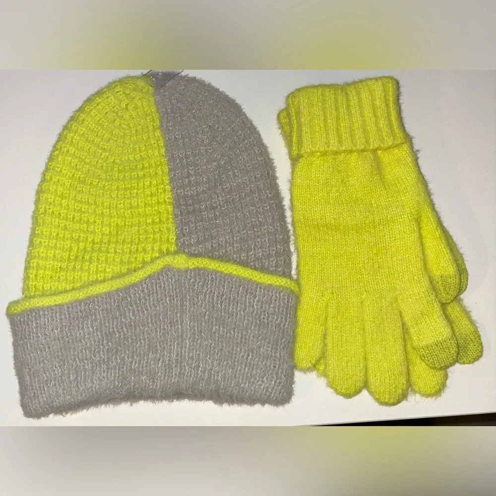 WILD FABLE HAT AND MITTENS GLOVES GRAY AND LIME GREEN NEW